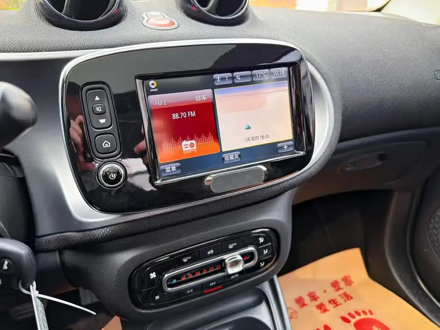 2017 Smart Fortwo 1.0L 52kW Hardtop Beloved Special Edition — миниатюра 4