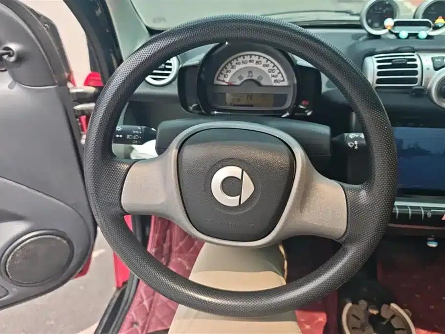 2012 Smart Fortwo 1.0 MHD Hardtop Comfort Edition — миниатюра 15