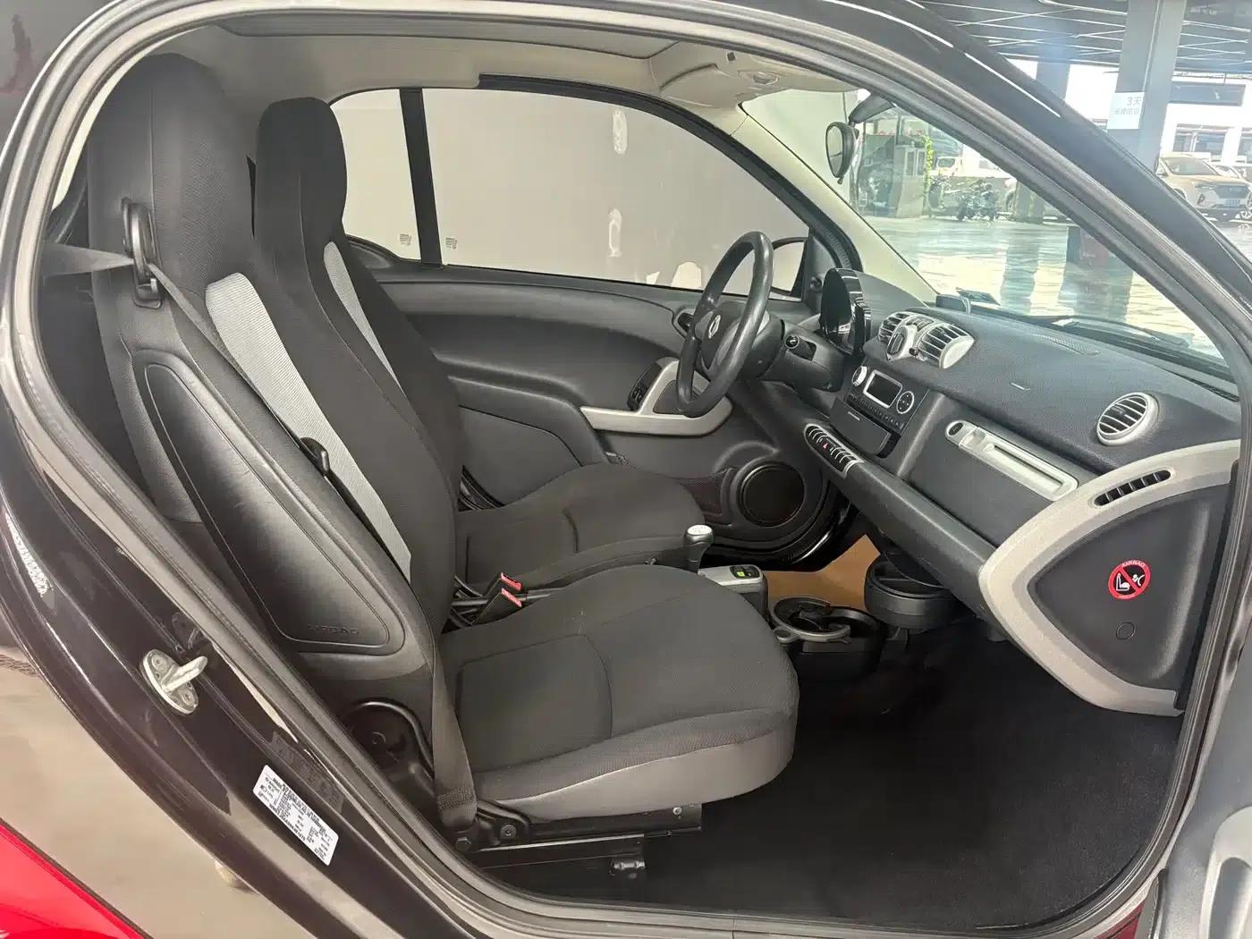 2011 Smart Fortwo 1.0 MHD Hardtop Standard Edition — миниатюра 8