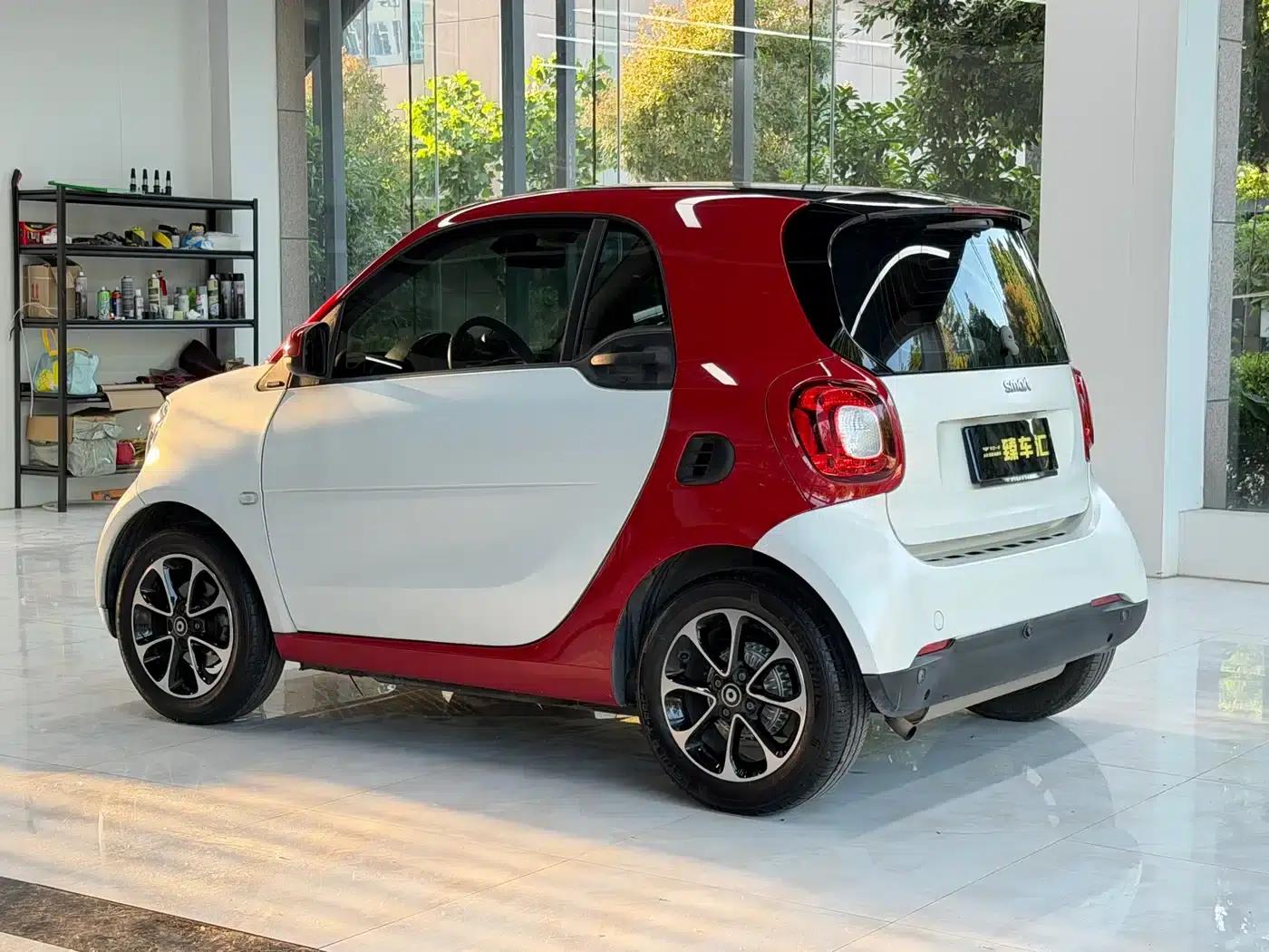 2017 Smart Fortwo 1.0L 52kW Hardtop Beloved Special Edition — миниатюра 4