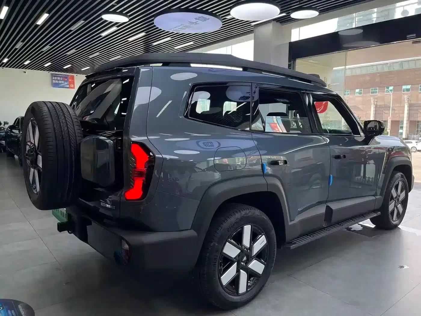 Dark Blue G318 2024 Model, 4WD Air Suspension Version — миниатюра 11