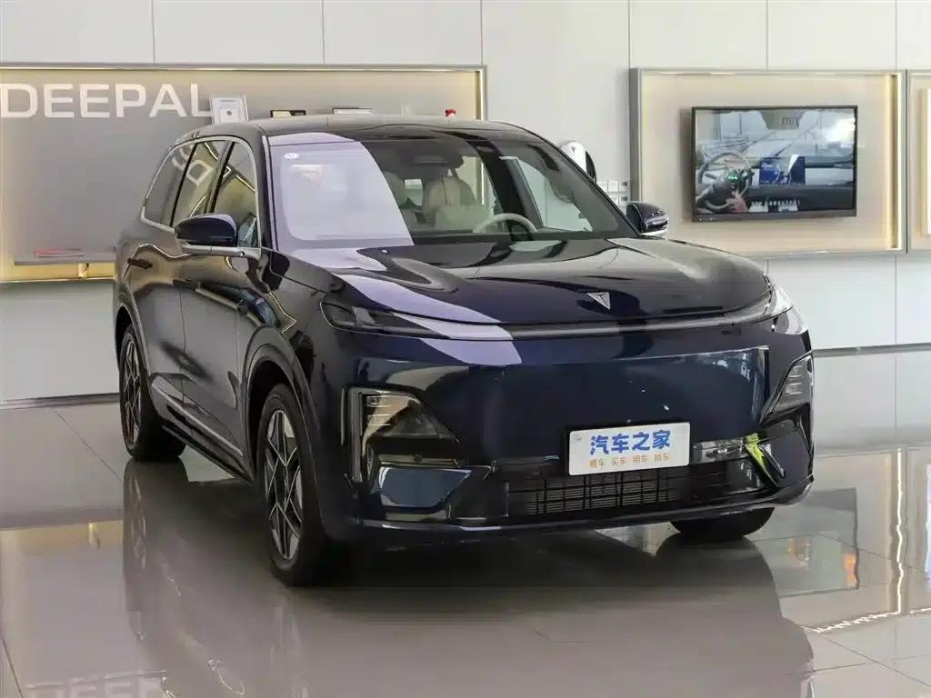 Deep Blue S09 2025 Model, Rear-Wheel Drive Ultra+ — миниатюра 1