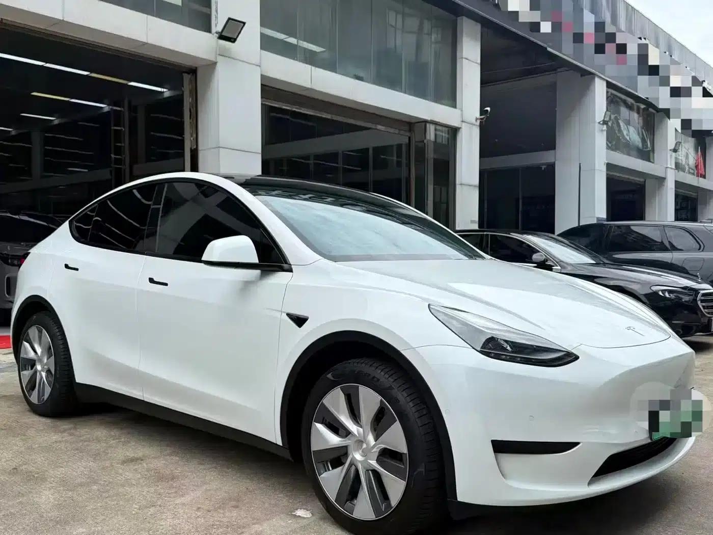 Model Y 2023 Rear-Wheel Drive — миниатюра 3