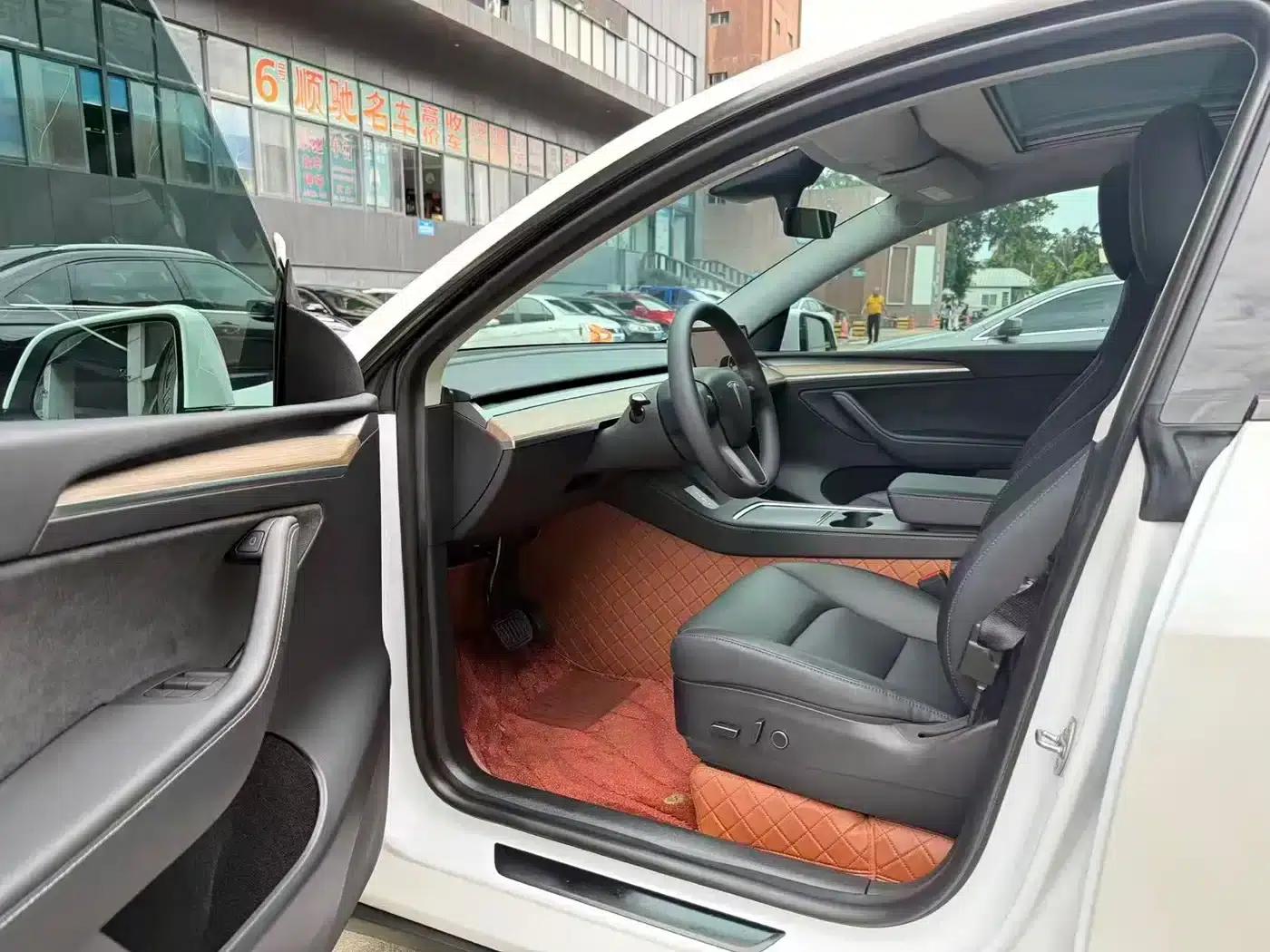 Model Y 2023 Rear-Wheel Drive — миниатюра 4