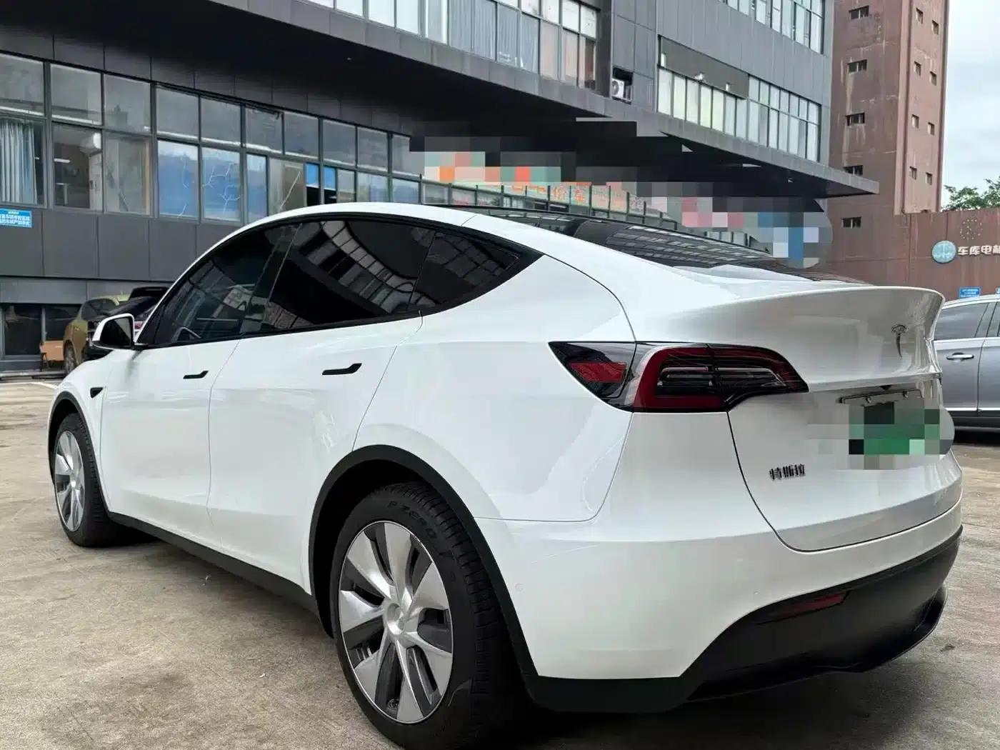 Model Y 2023 Rear-Wheel Drive — миниатюра 7