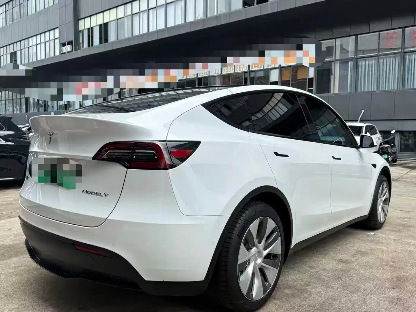 Model Y 2023 Rear-Wheel Drive — миниатюра 9
