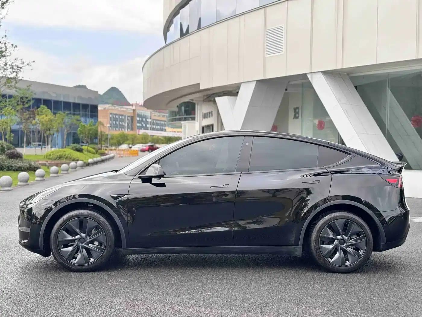 Model Y 2023 Long Range All-Wheel Drive — миниатюра 10