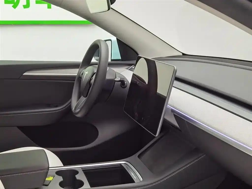 Model Y 2023 Rear-Wheel Drive — миниатюра 22