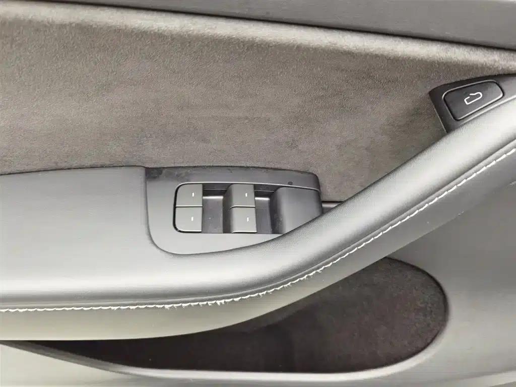 Model Y 2023 Rear-Wheel Drive — миниатюра 9