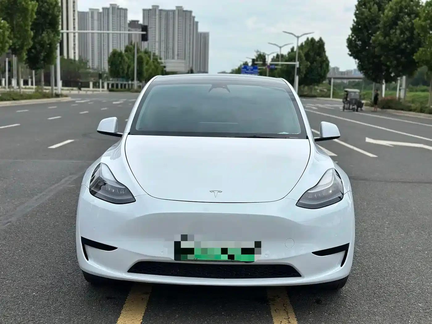 Model Y 2023 Rear-Wheel Drive — миниатюра 3