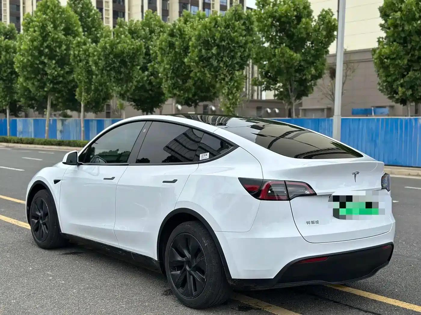 Model Y 2023 Rear-Wheel Drive — миниатюра 5