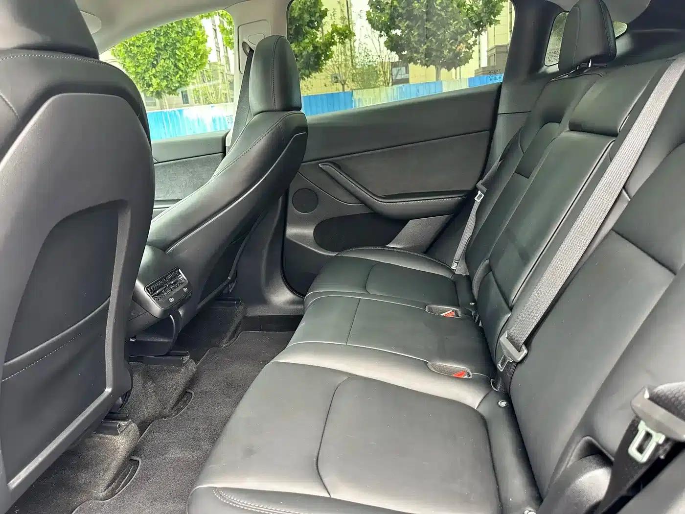 Model Y 2023 Rear-Wheel Drive — миниатюра 6