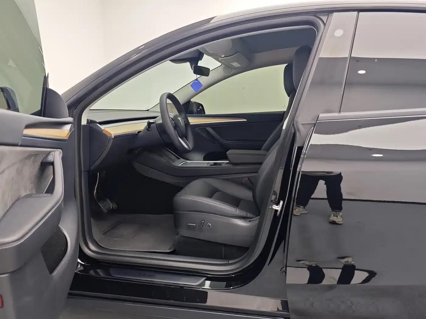 Model Y 2022 Long Range All-Wheel Drive — миниатюра 19