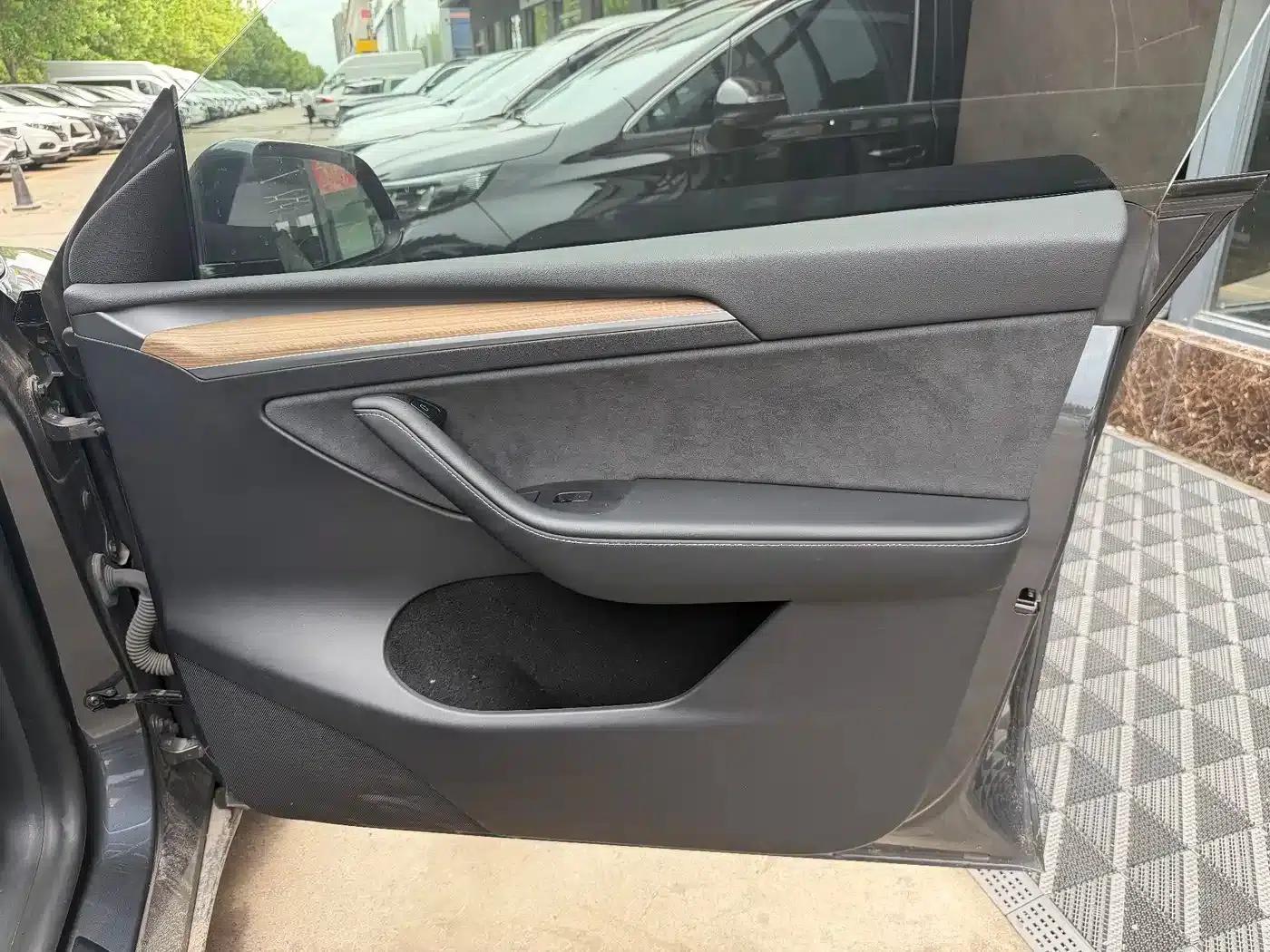 Model Y 2022 Facelift Rear-Wheel Drive Version — миниатюра 6