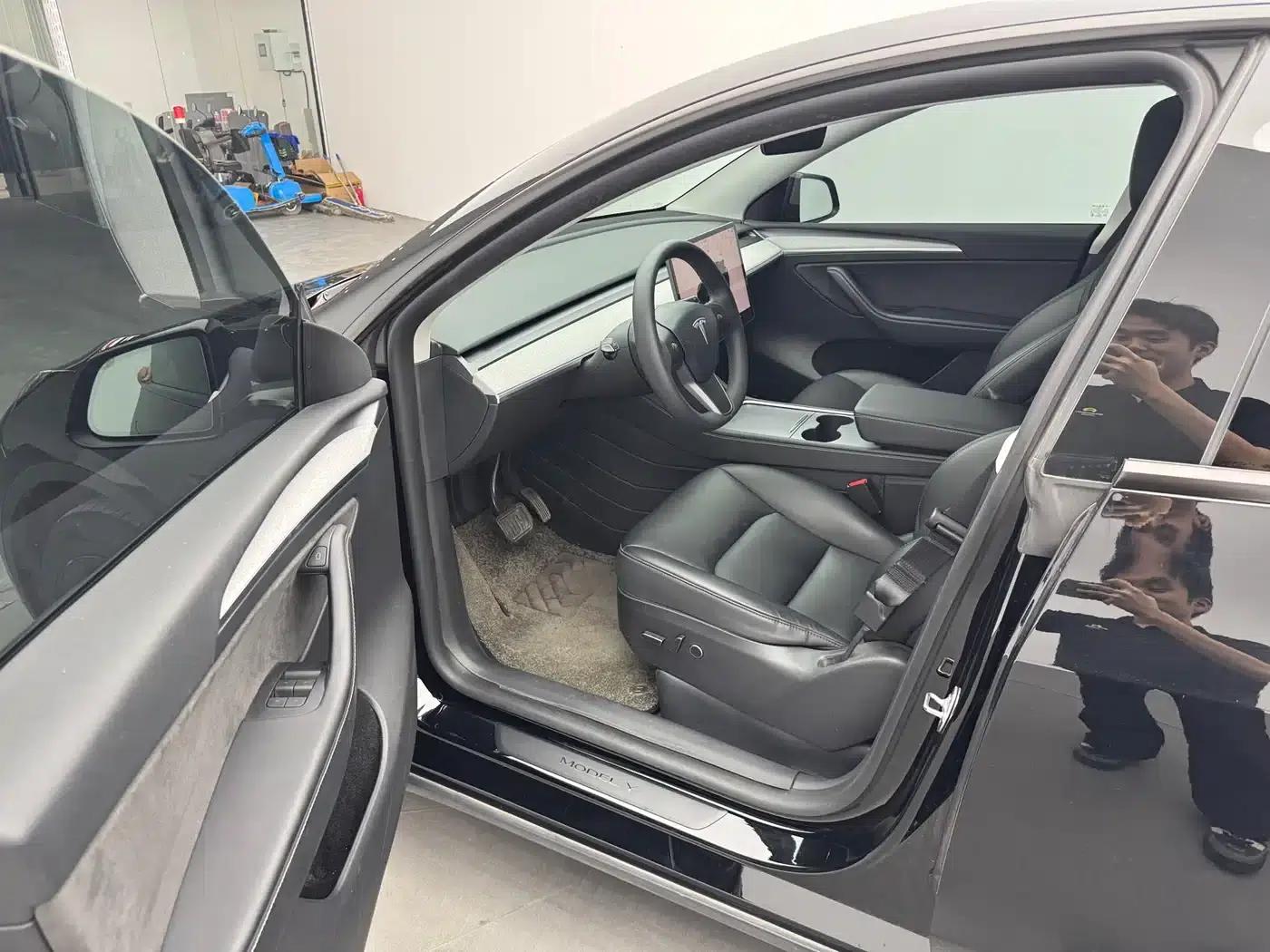 Model Y 2023 Long Range All-Wheel Drive — миниатюра 2