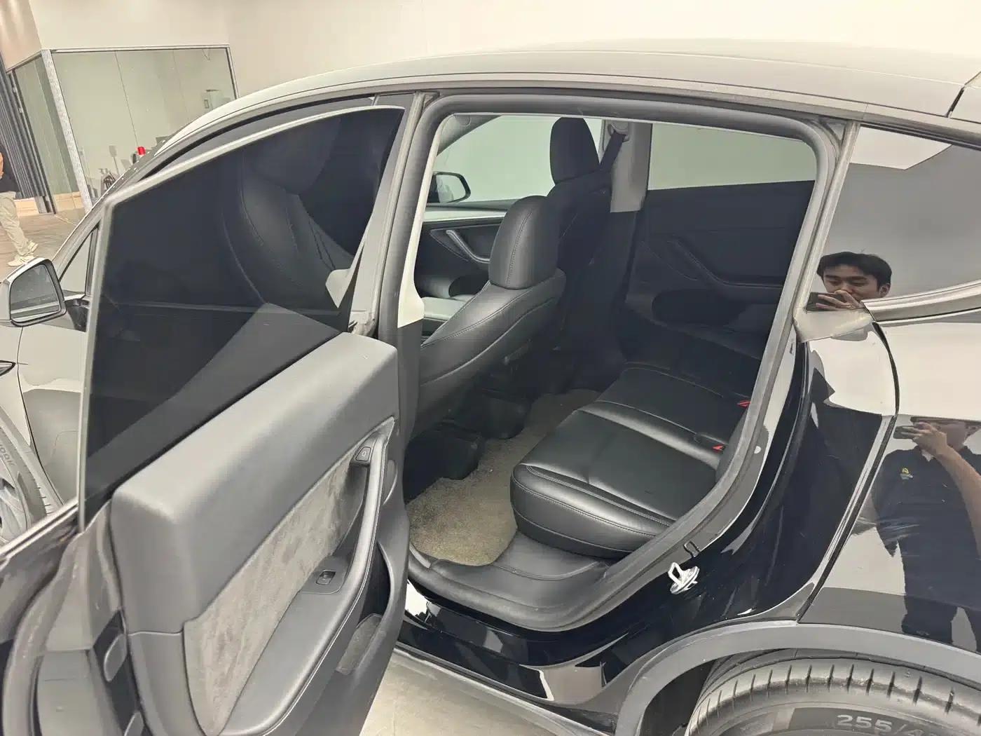 Model Y 2023 Long Range All-Wheel Drive — миниатюра 4
