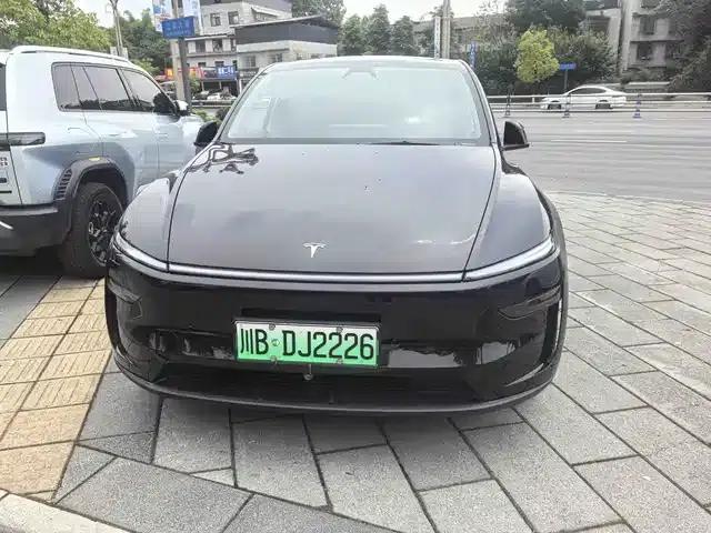 Model Y 2025 Rear-Wheel Drive