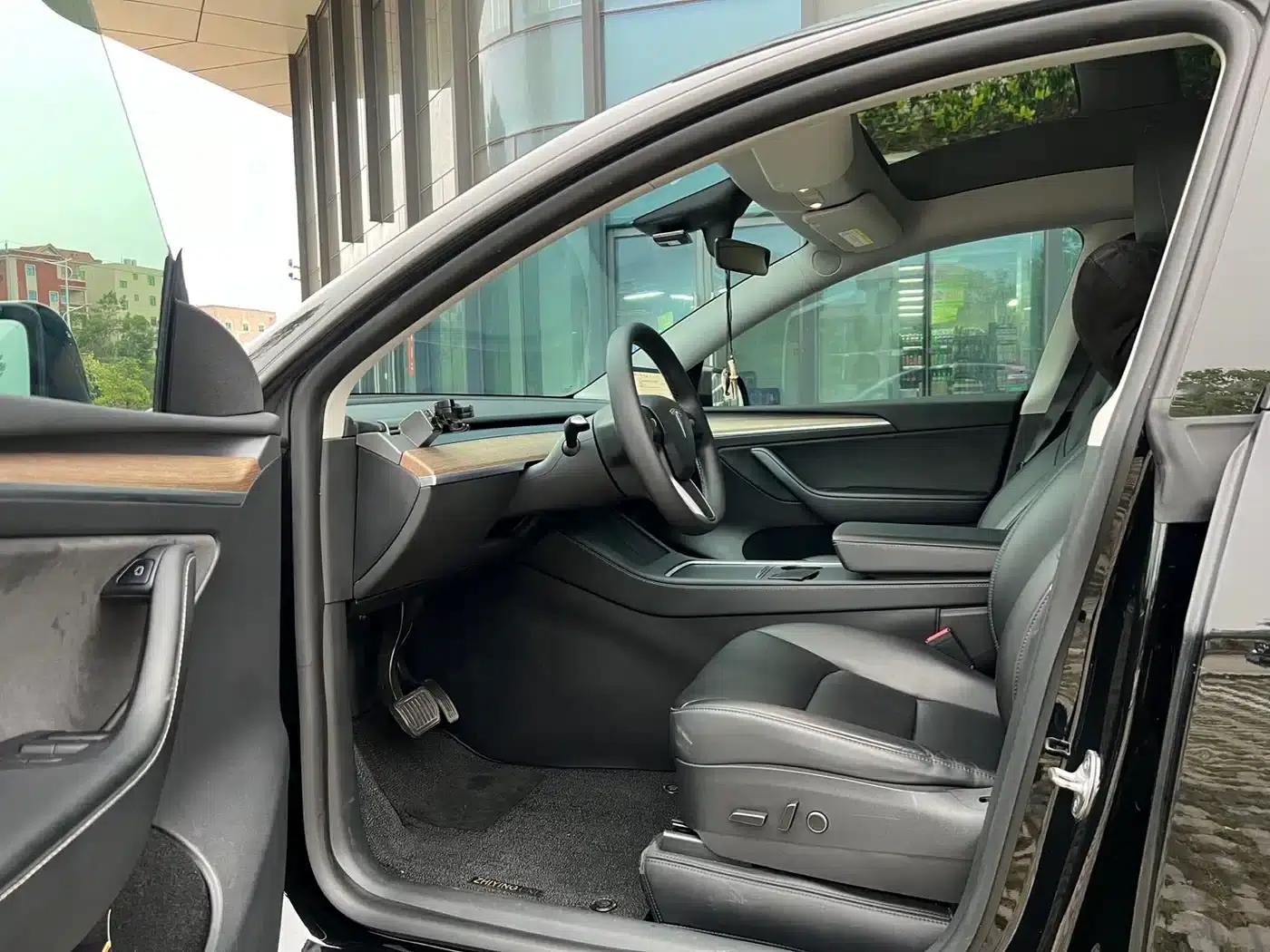 Model Y 2022 Rear-Wheel Drive — миниатюра 4