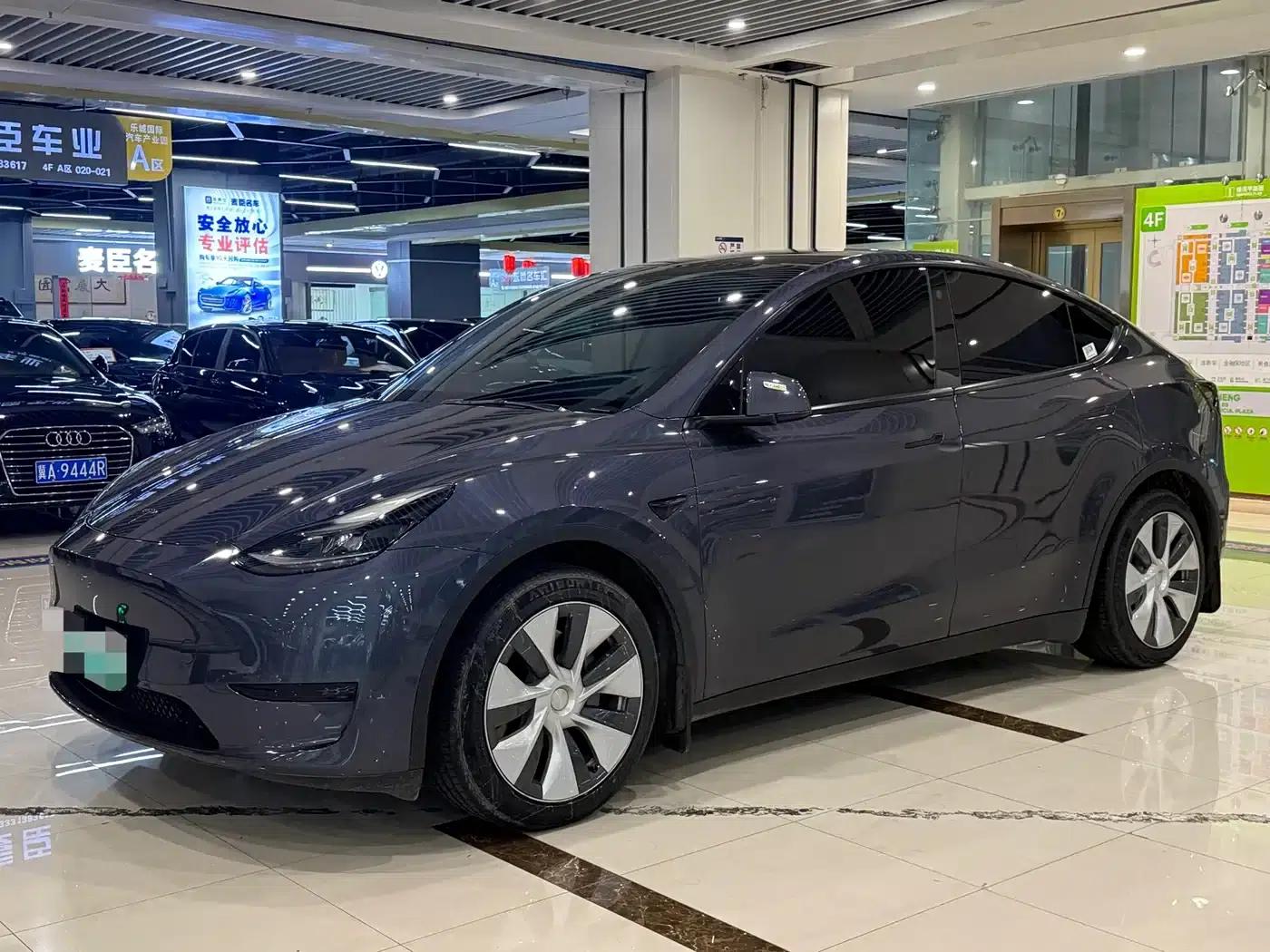 Model Y 2022 Rear-Wheel Drive — миниатюра 1