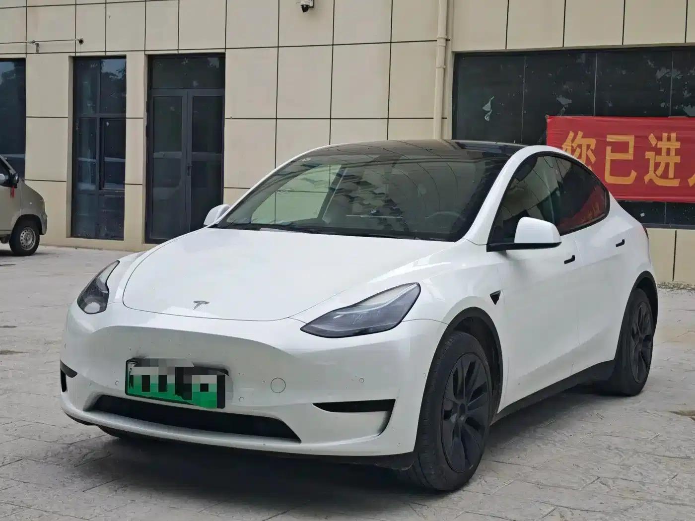 Model Y 2022 Rear-Wheel Drive — миниатюра 1
