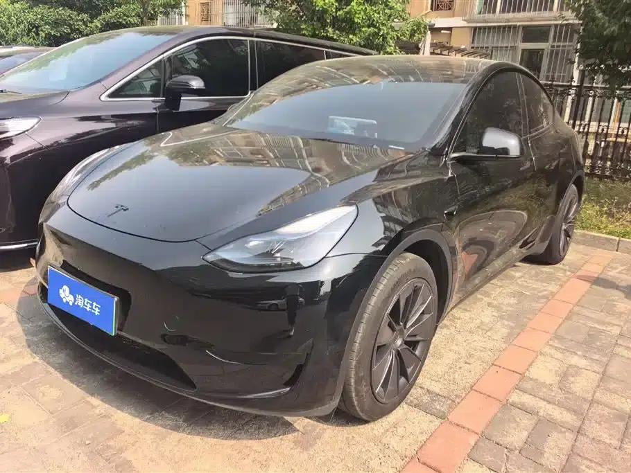 Model Y 2024 Rear-Wheel Drive — миниатюра 1