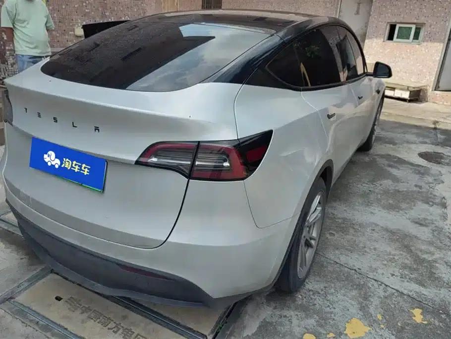 Model Y 2022 Rear-Wheel Drive — миниатюра 3