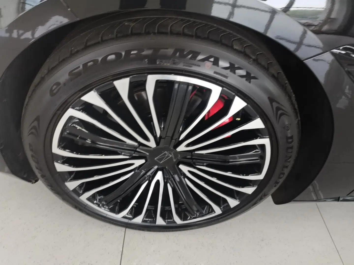 Avatr 12 2026 Ultra Pure-Electric All-Wheel-Drive Version — миниатюра 8