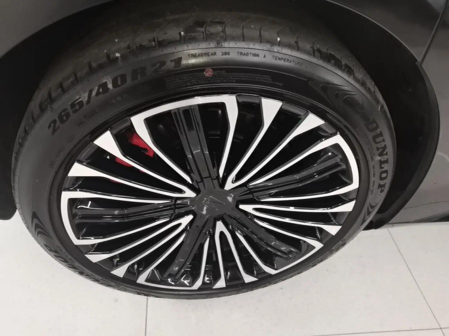Avatr 12 2026 Ultra Pure-Electric All-Wheel-Drive Version — миниатюра 10