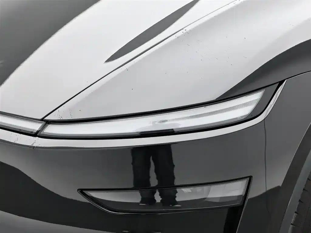 Model Y L 2025 Long Range All-Wheel Drive — миниатюра 16