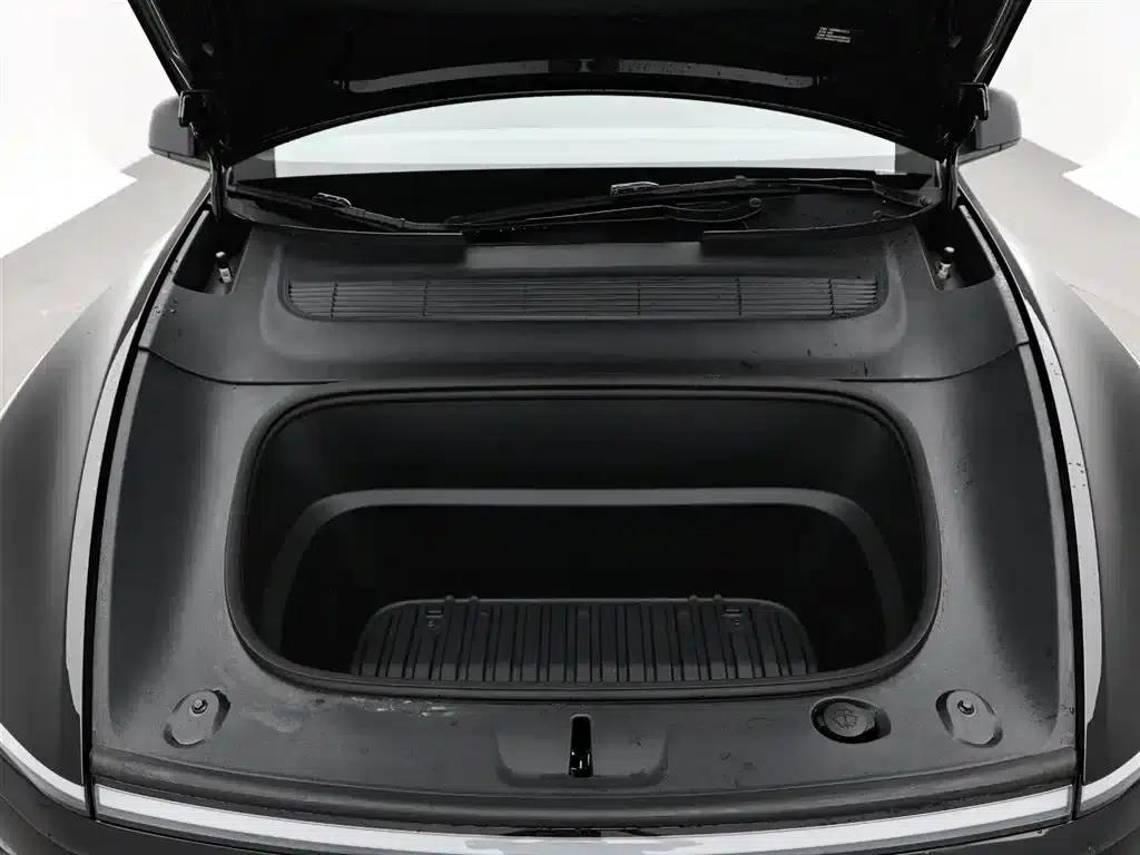 Model Y L 2025 Long Range All-Wheel Drive — миниатюра 17