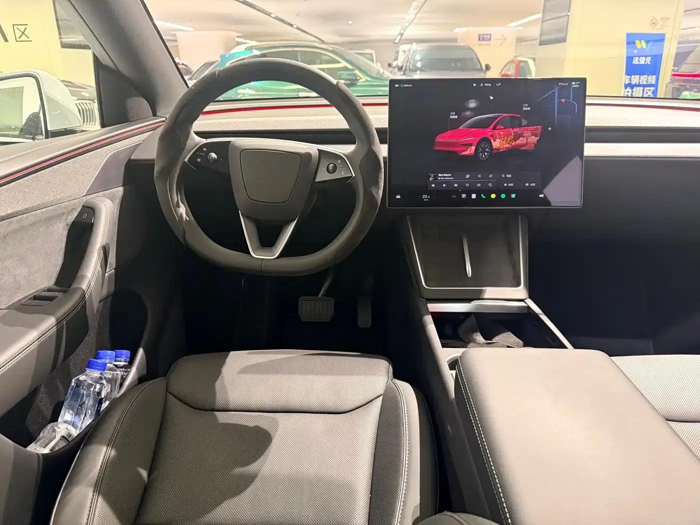 Model Y L 2025 Long Range All-Wheel Drive — миниатюра 12
