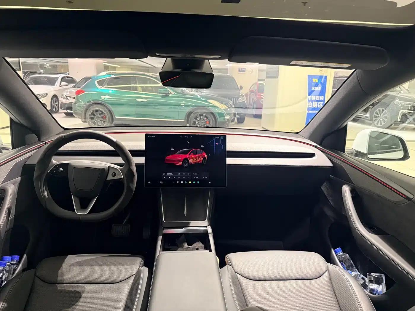 Model Y L 2025 Long Range All-Wheel Drive — миниатюра 15
