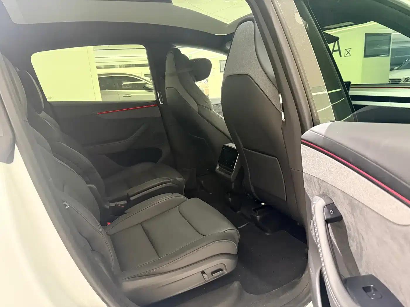 Model Y L 2025 Long Range All-Wheel Drive — миниатюра 19