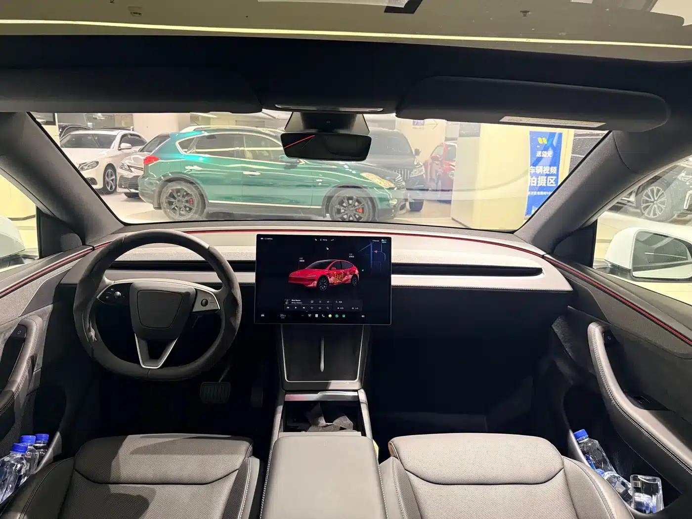 Model Y L 2025 Long Range All-Wheel Drive — миниатюра 10