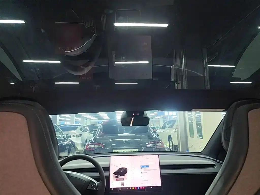 Model Y L 2025 Long Range All-Wheel Drive — миниатюра 18