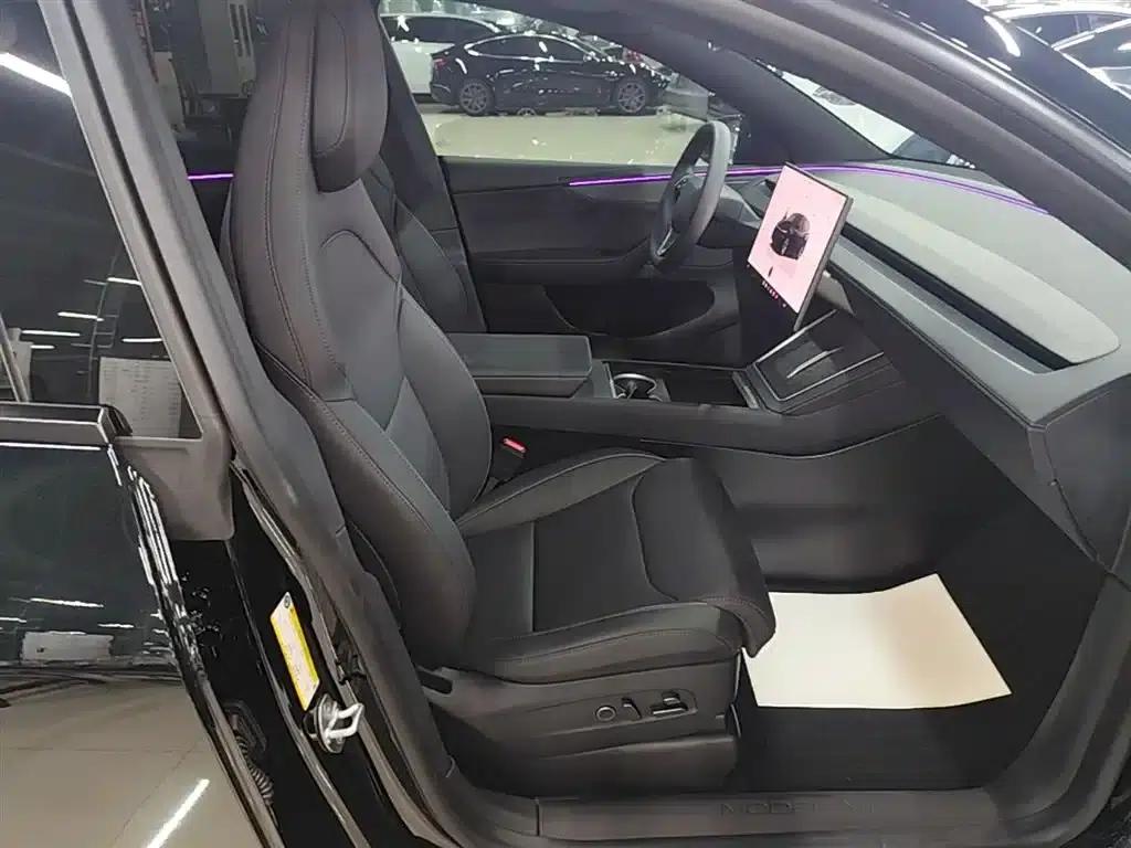 Model Y L 2025 Long Range All-Wheel Drive — миниатюра 25