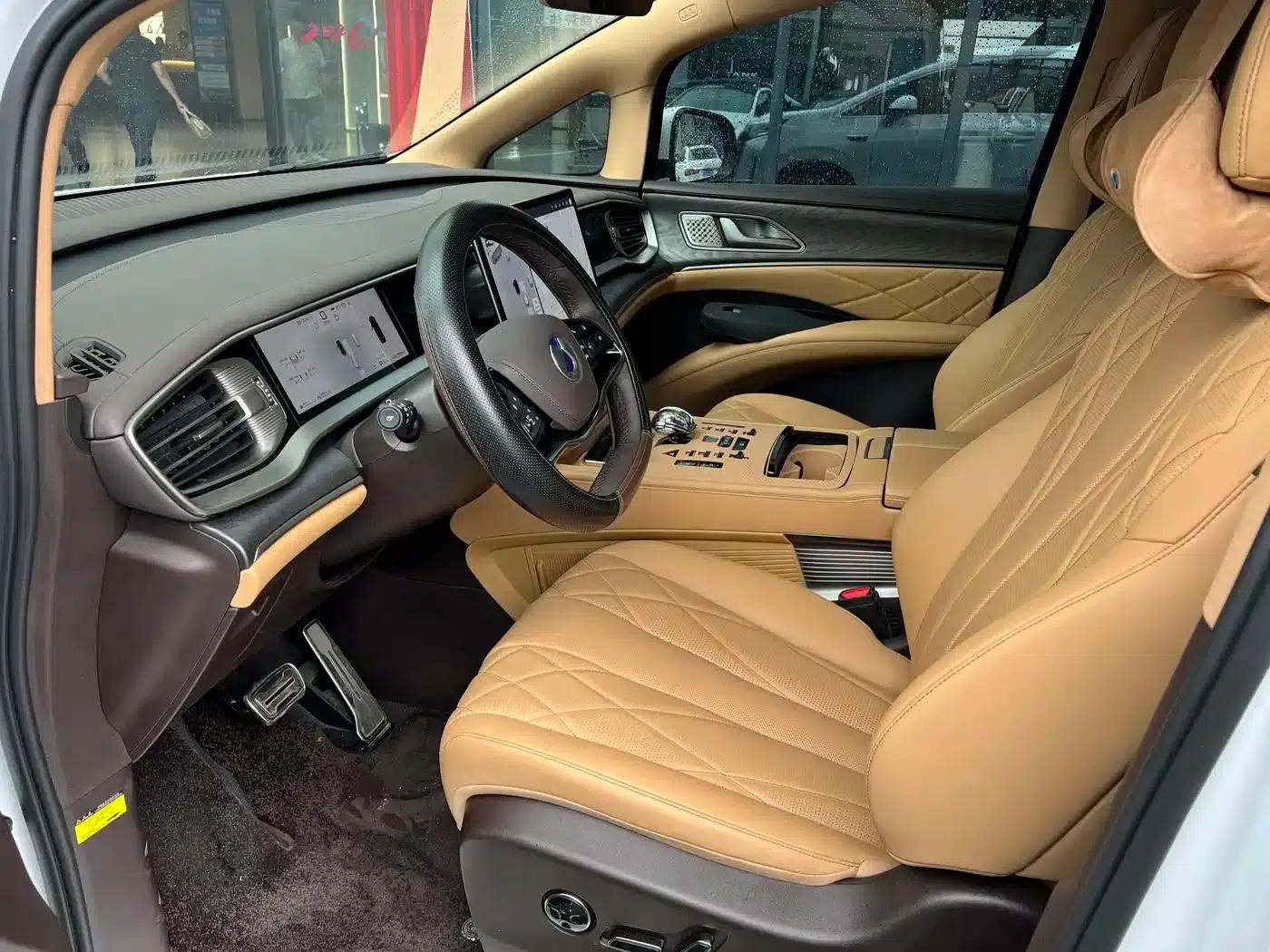 Denza D9 2025 DM-i Smart Driving Edition 1020 AWD Premium Model — миниатюра 5