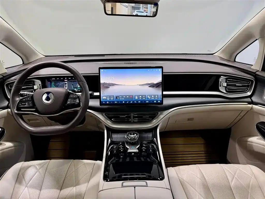 Denza D9 2024 DM-i 980 4WD Premium Edition — миниатюра 12
