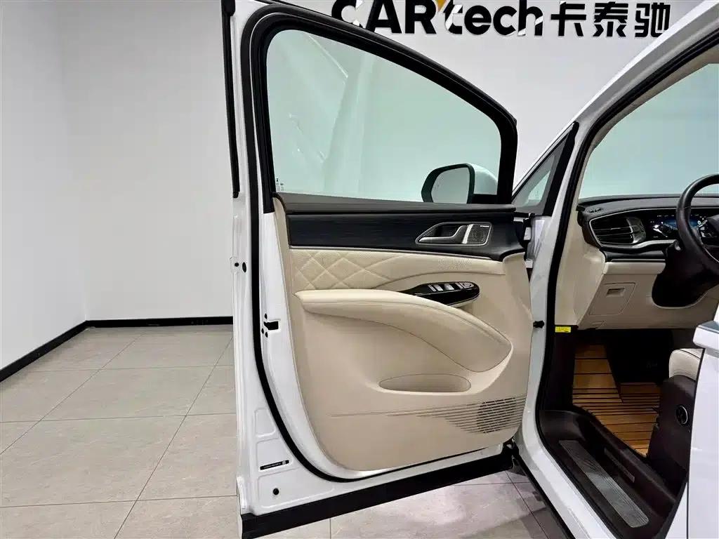 Denza D9 2024 DM-i 980 4WD Premium Edition — миниатюра 15