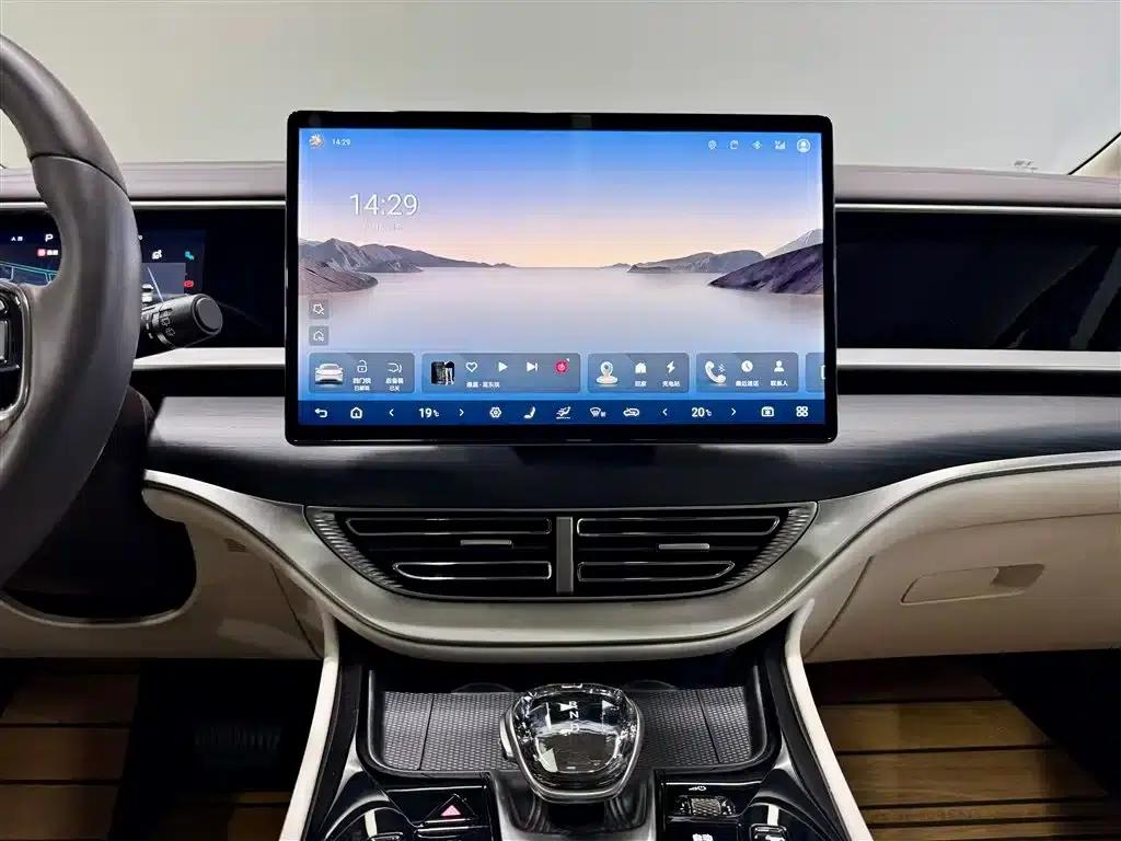Denza D9 2024 DM-i 980 4WD Premium Edition — миниатюра 29