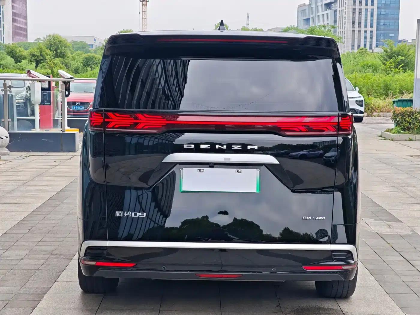 Denza D9 2022 DM-i 970 4WD Premium Edition — миниатюра 13