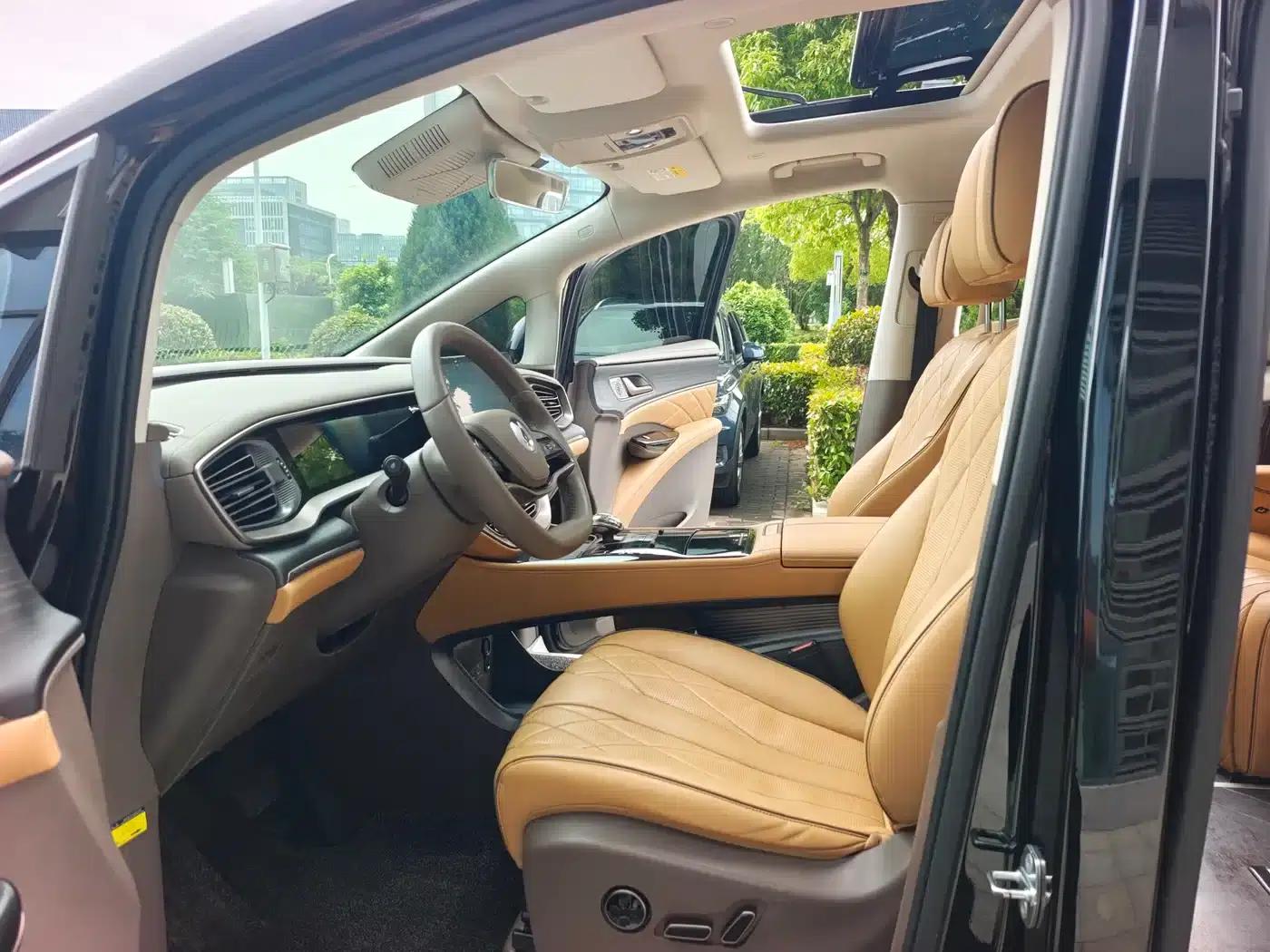 Denza D9 2022 DM-i 970 4WD Premium Edition — миниатюра 4