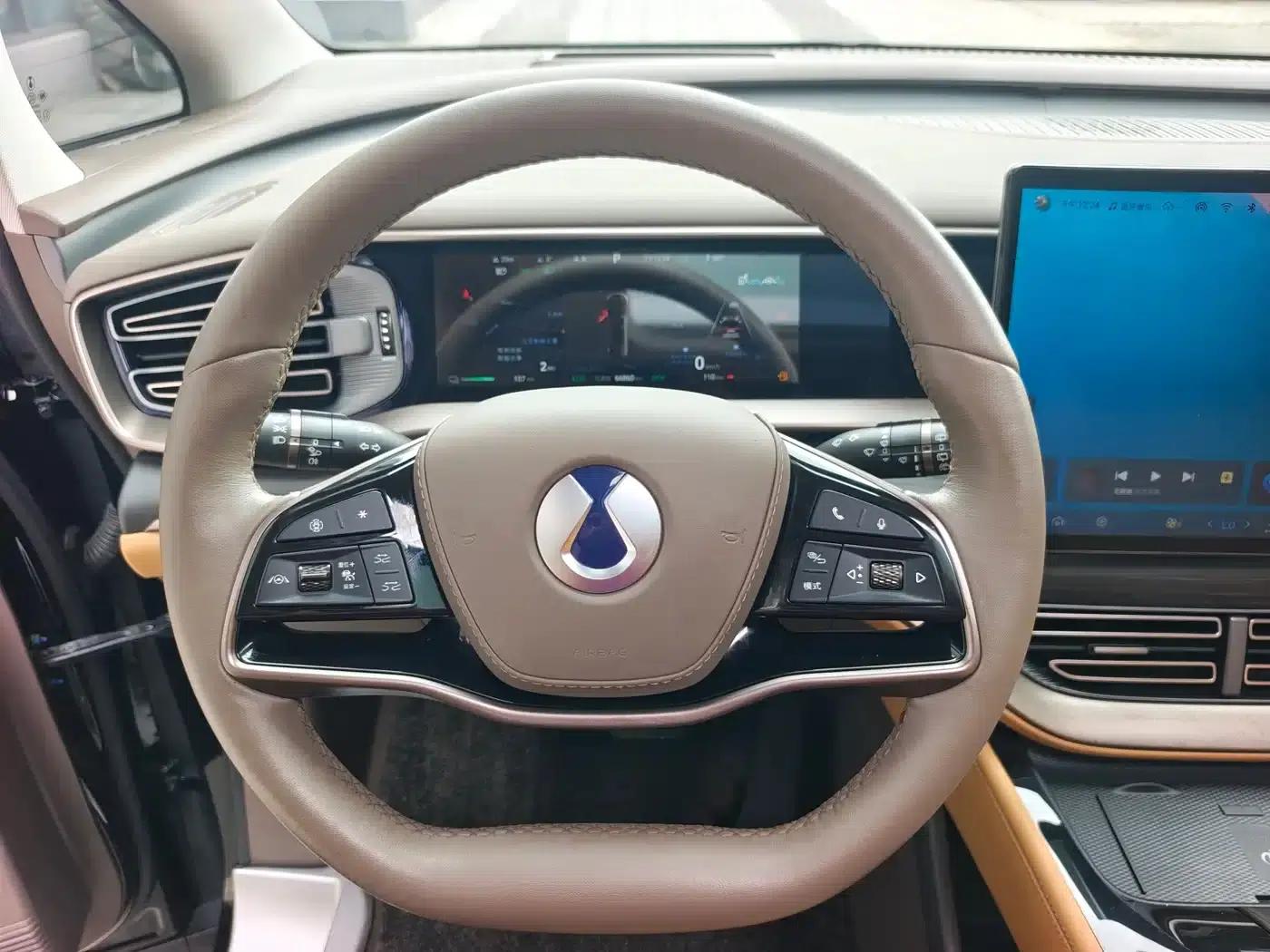 Denza D9 2022 DM-i 970 4WD Premium Edition — миниатюра 5