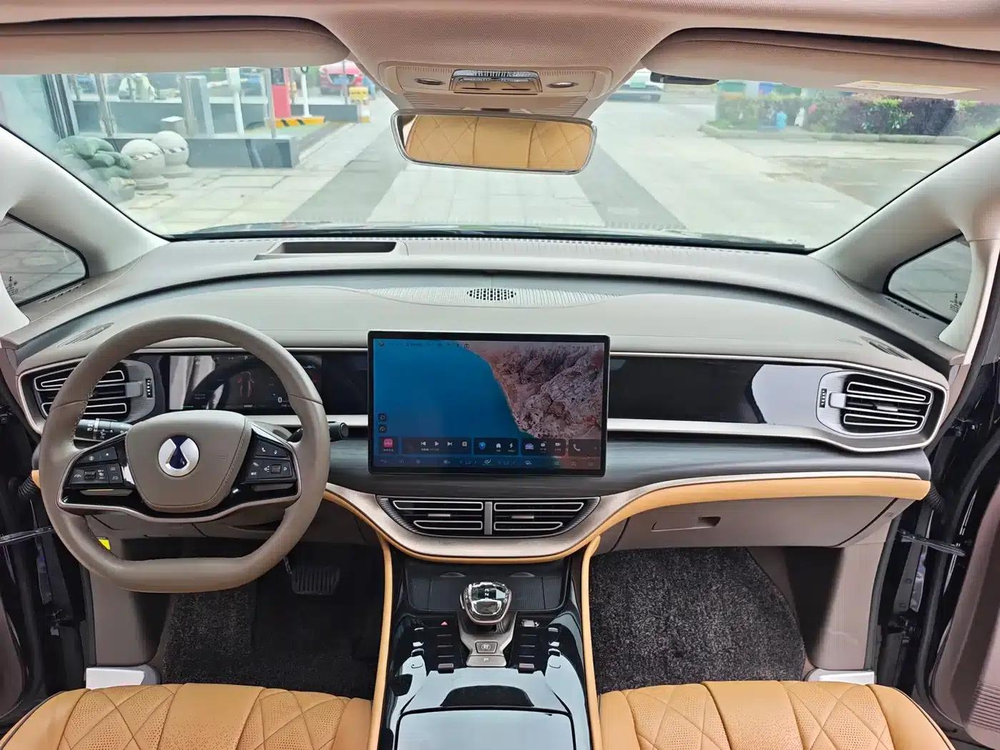 Denza D9 2022 DM-i 970 4WD Premium Edition — миниатюра 6