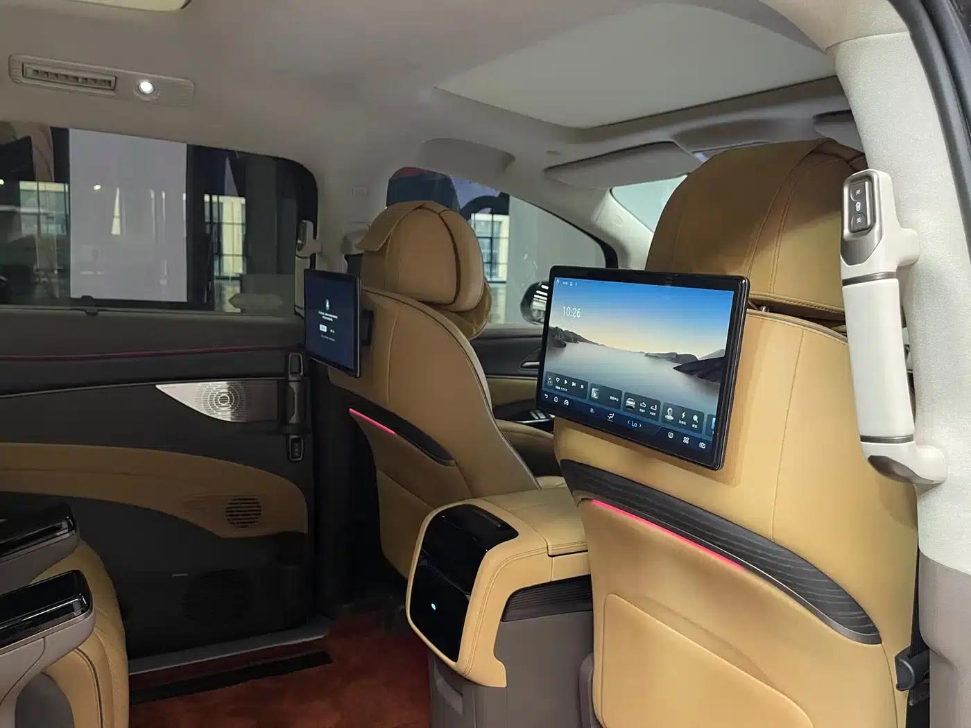 Denza D9 2022 DM-i 970 AWD Flagship Edition — миниатюра 13
