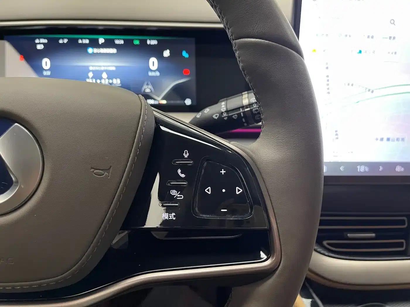 Denza D9 2022 DM-i 970 AWD Flagship Edition — миниатюра 16