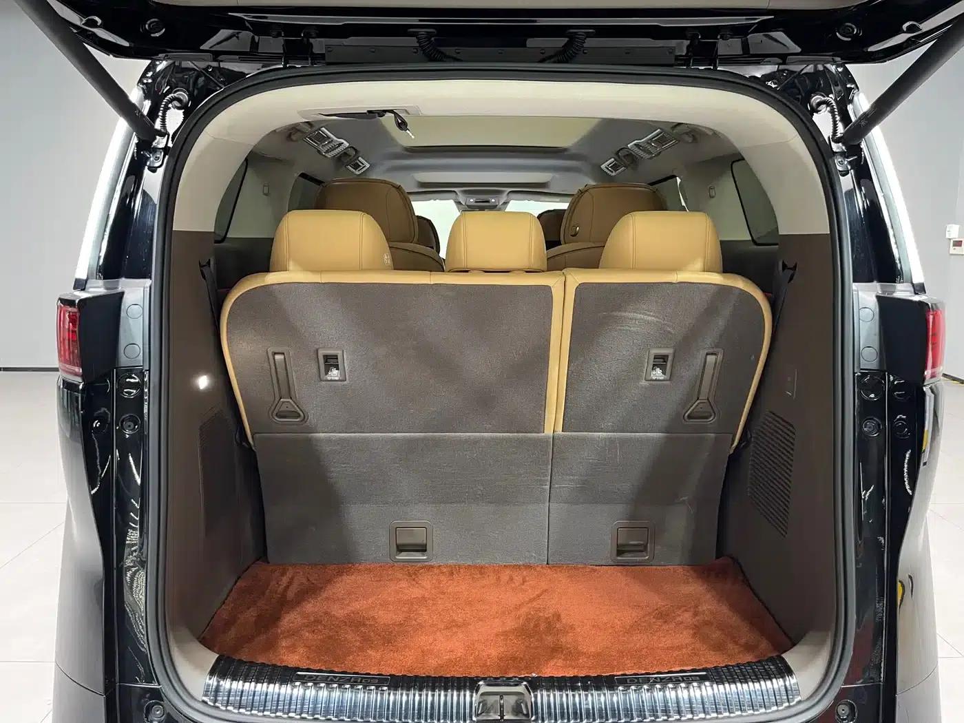 Denza D9 2022 DM-i 970 AWD Flagship Edition — миниатюра 30