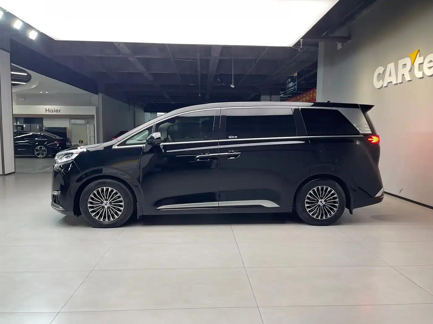 Denza D9 2022 DM-i 970 AWD Flagship Edition — миниатюра 8