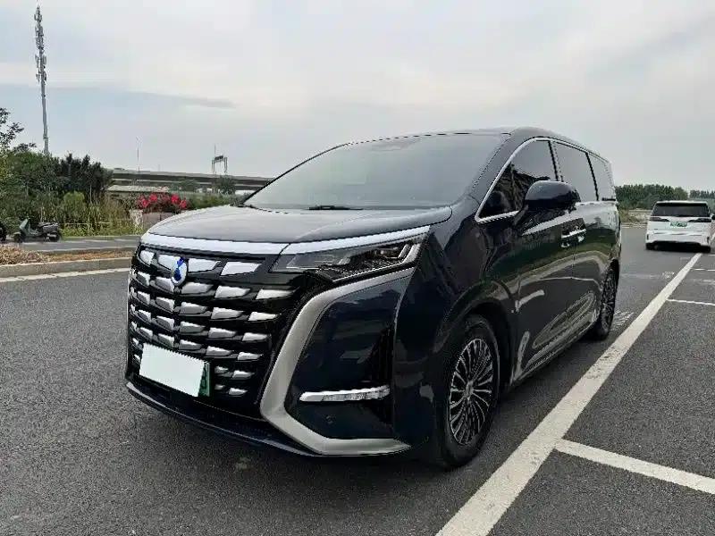 Denza D9 2022 DM-i 970 AWD Flagship Edition — миниатюра 1