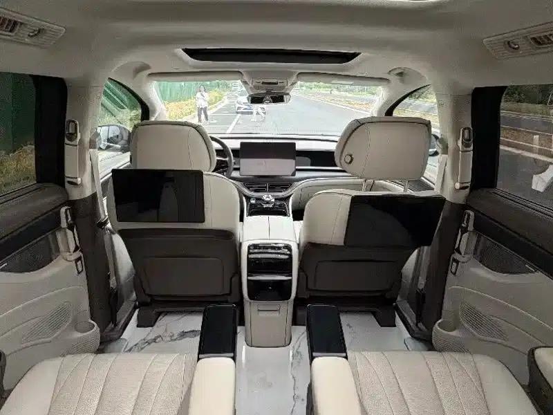 Denza D9 2022 DM-i 970 AWD Flagship Edition — миниатюра 5
